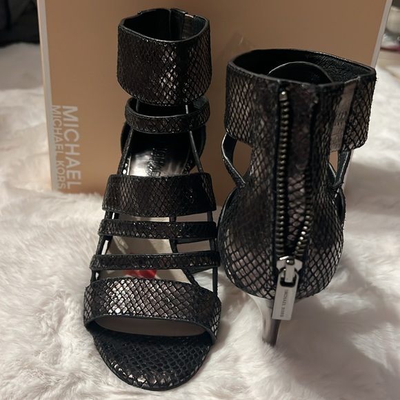 Size 7, SHILOH OPEN TOE MICHAEL KORS METALLIC LEATHER OPEN TOE HEELS.. NEW! - Picture 4 of 12